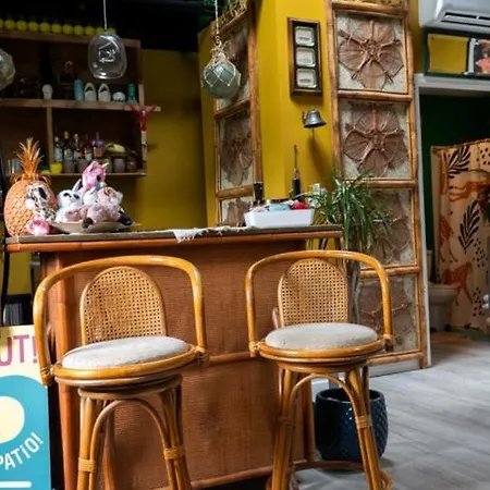 Tropical Tiki Hut-3